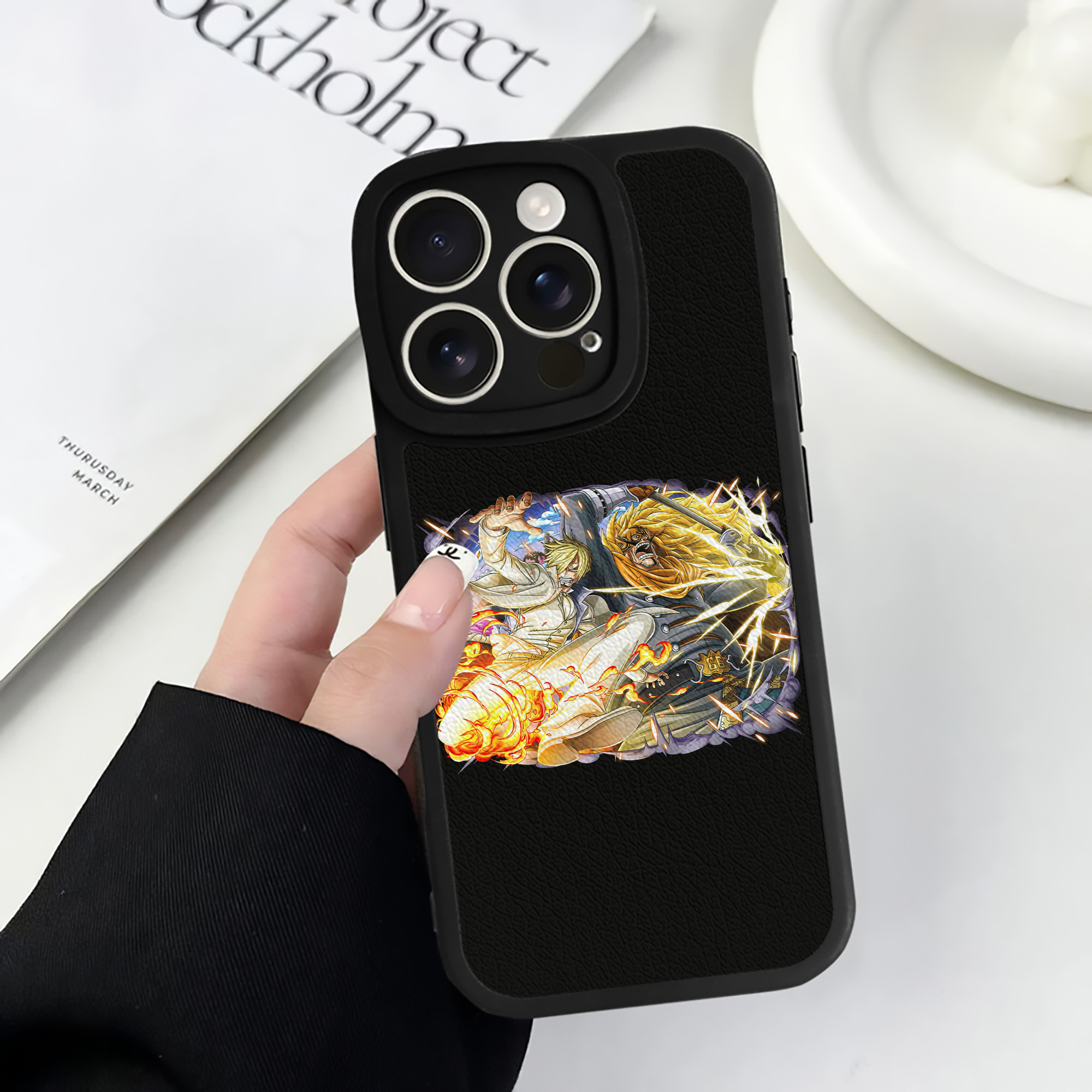 （画像用） ワンピース サンジ ONE PIECE Sanji 【iPhone 16シリーズ対応】シリコンスマホケース（レザー調） 材質：シリコン
